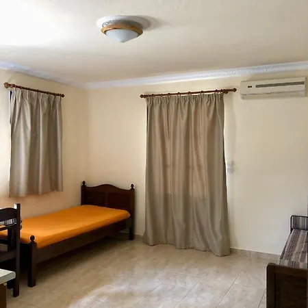 Aparthotel Lefkos Village 3*